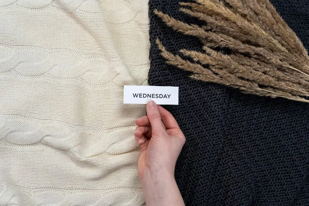 Bild med rubrik Wednesday.
